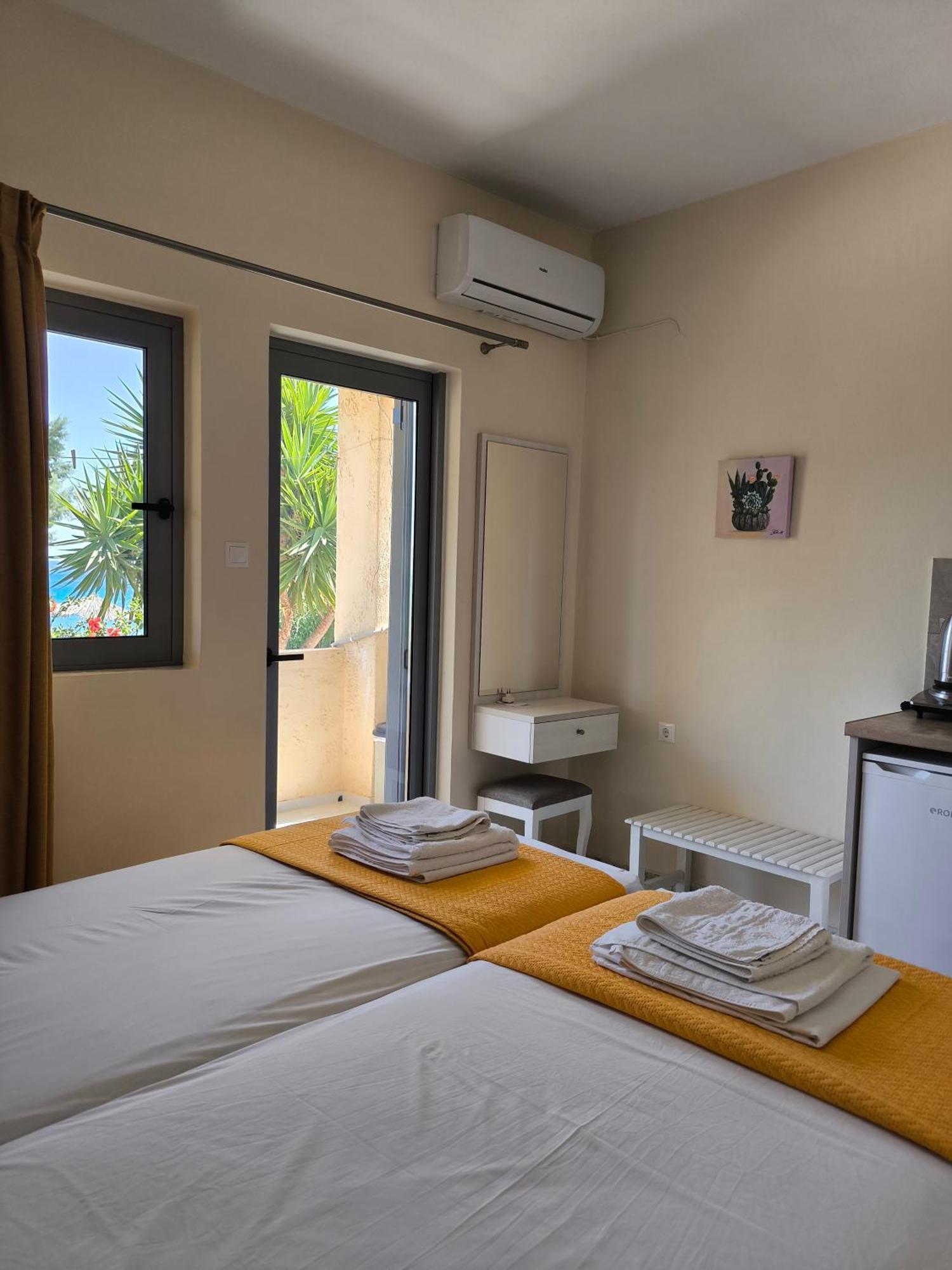 Alexia Rooms Palaiochora Rum bild