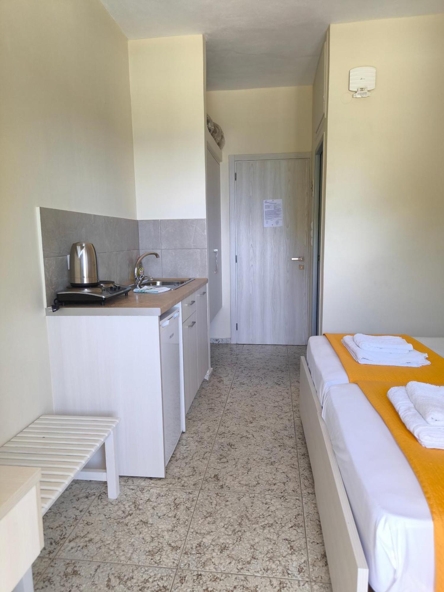 Alexia Rooms Palaiochora Rum bild