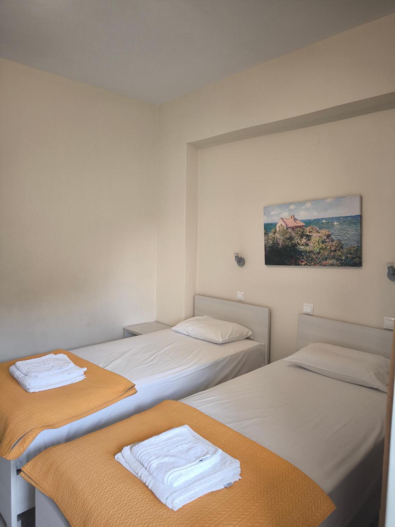 Alexia Rooms Palaiochora Exteriör bild
