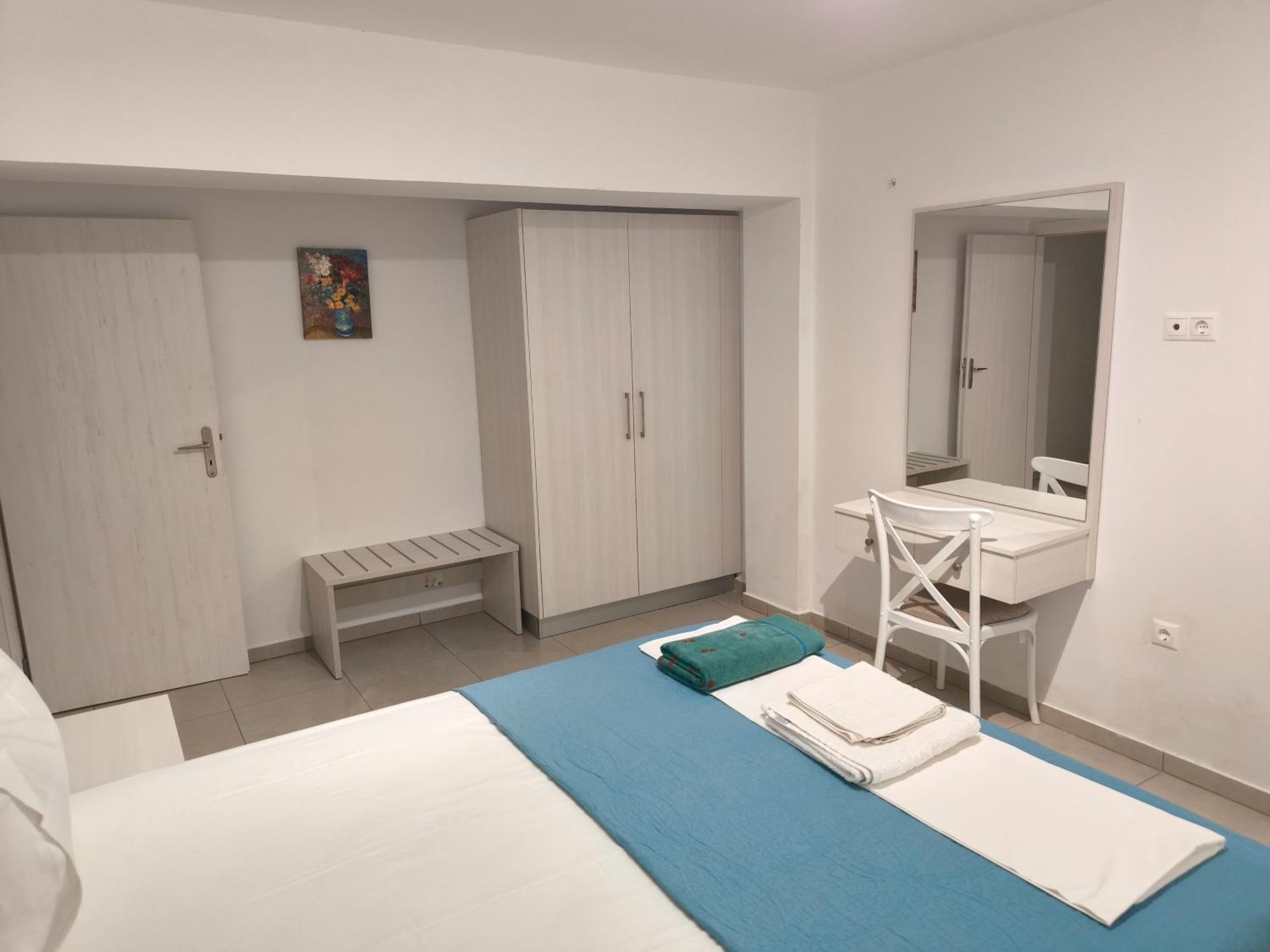 Alexia Rooms Palaiochora Exteriör bild
